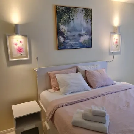 Apartamentul Alb *